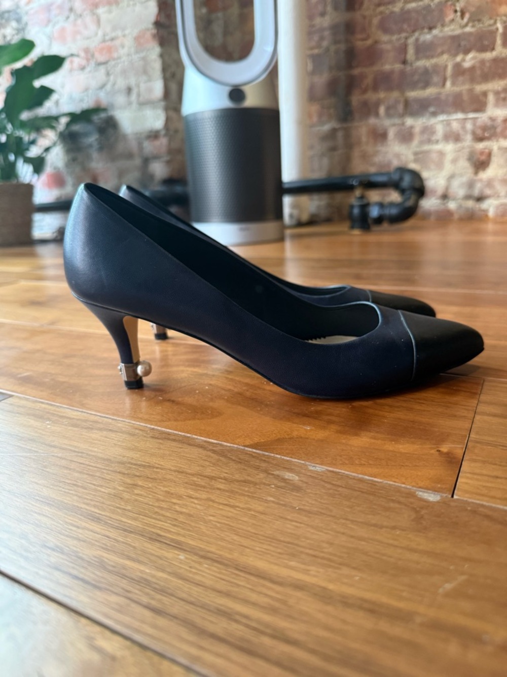CHANEL Navy Leather Pointed-Toe Pumps with Black Cap Toe - Picture 2 of 4